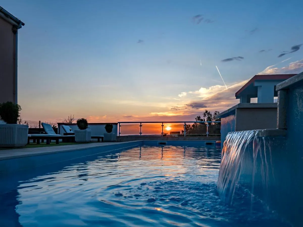 Holiday Home Melandura By Interhome Dinjiska