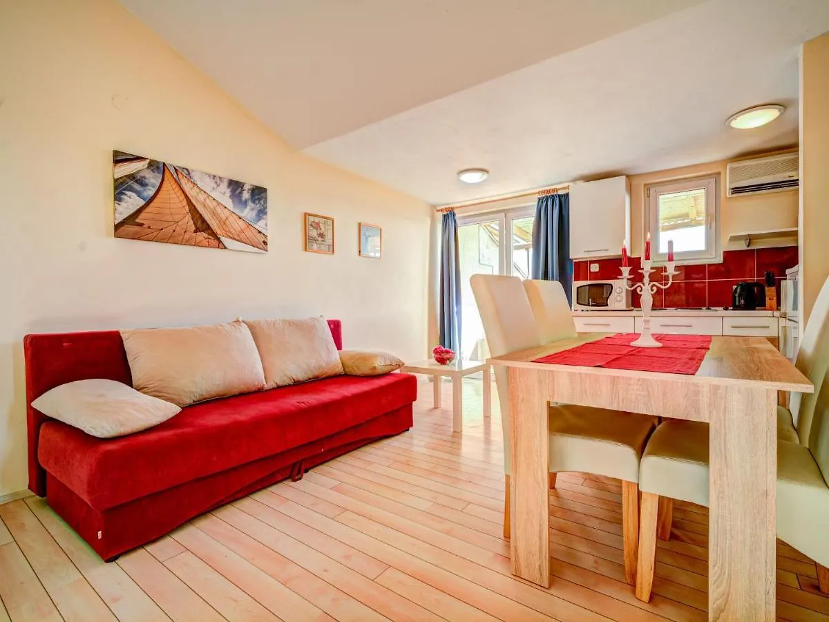 Holiday Home Melandura By Interhome Dinjiska